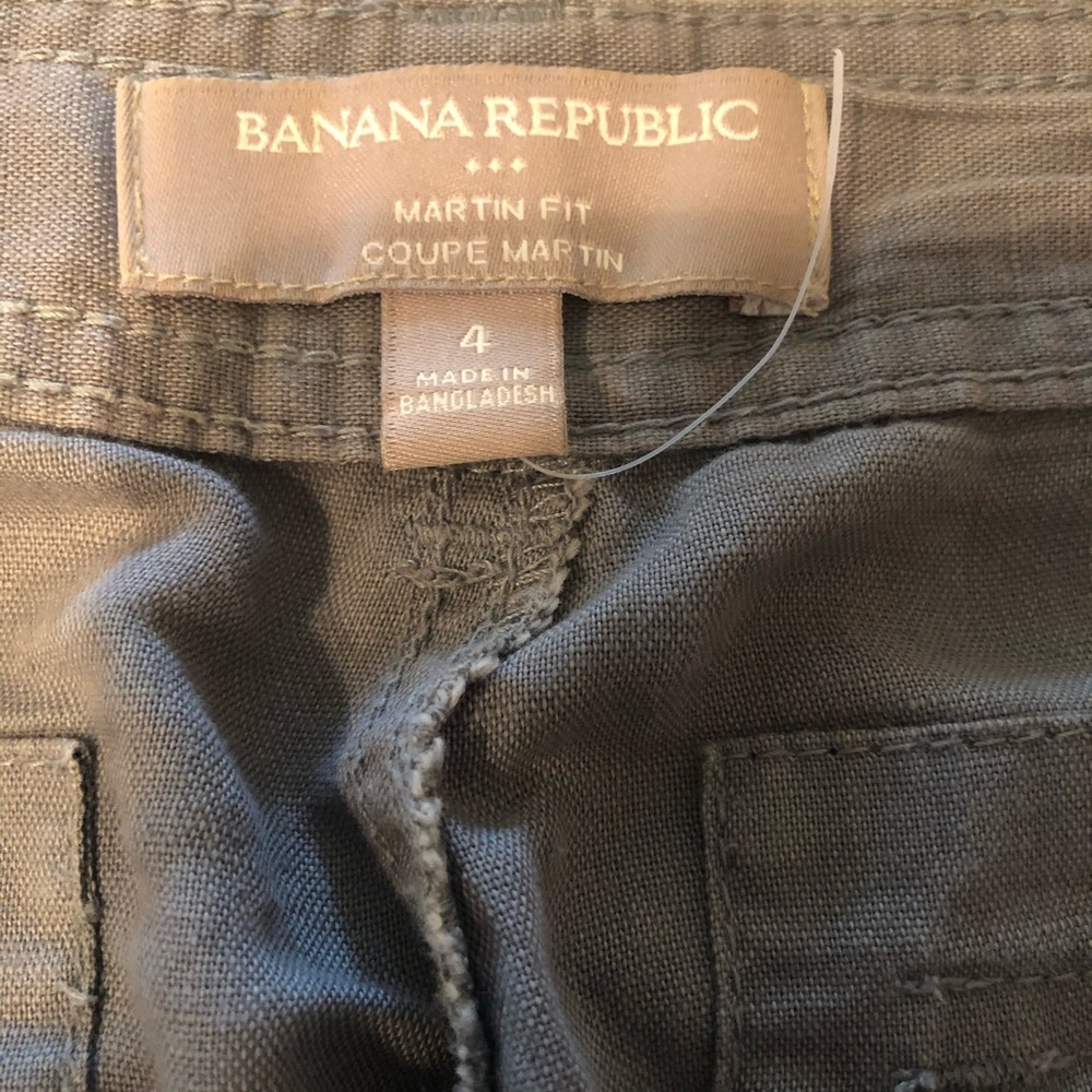 Banana Republic Graylinen capris size 4. New